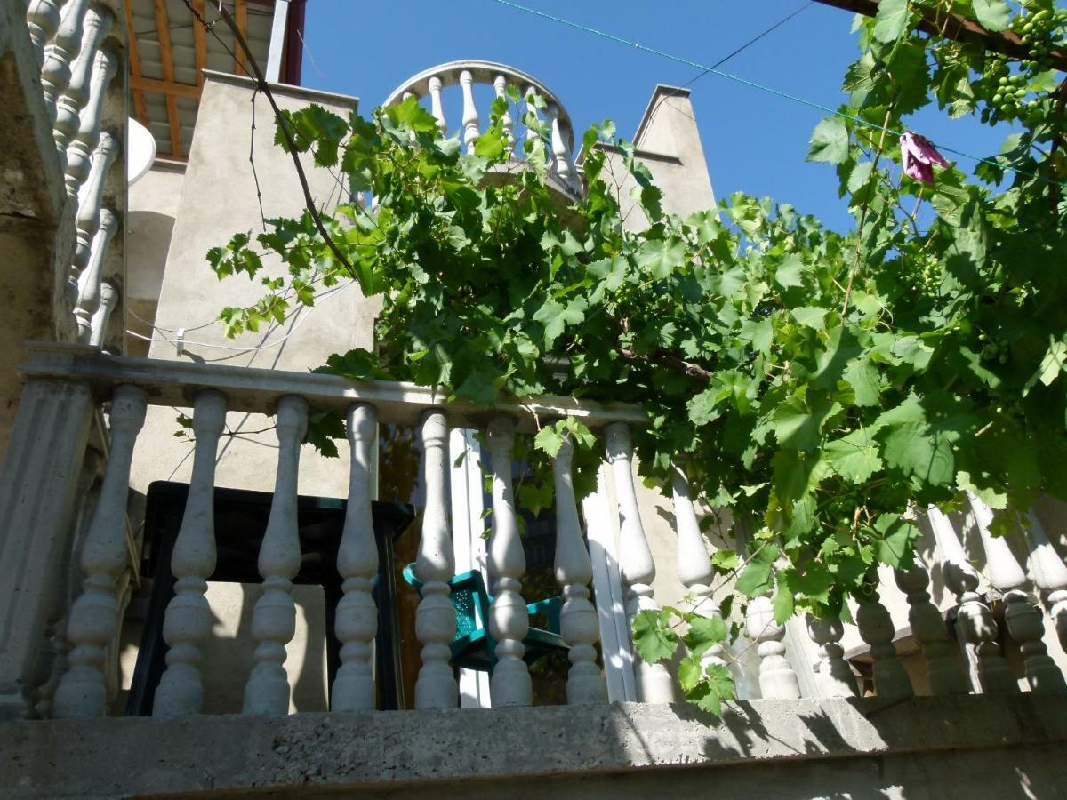 Why Me Eco-Friendly Rooms Тбилиси Экстерьер фото